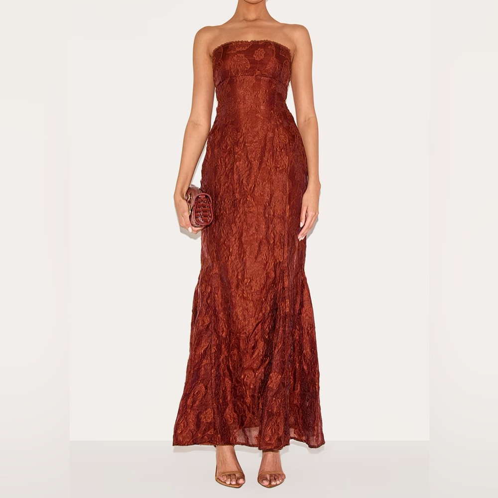 Pretty Little Thing Chesnut Strapless Lace Dress